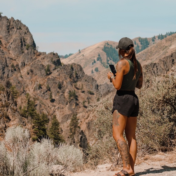 Meet your Posher, Lauren - Picture 1 of 1